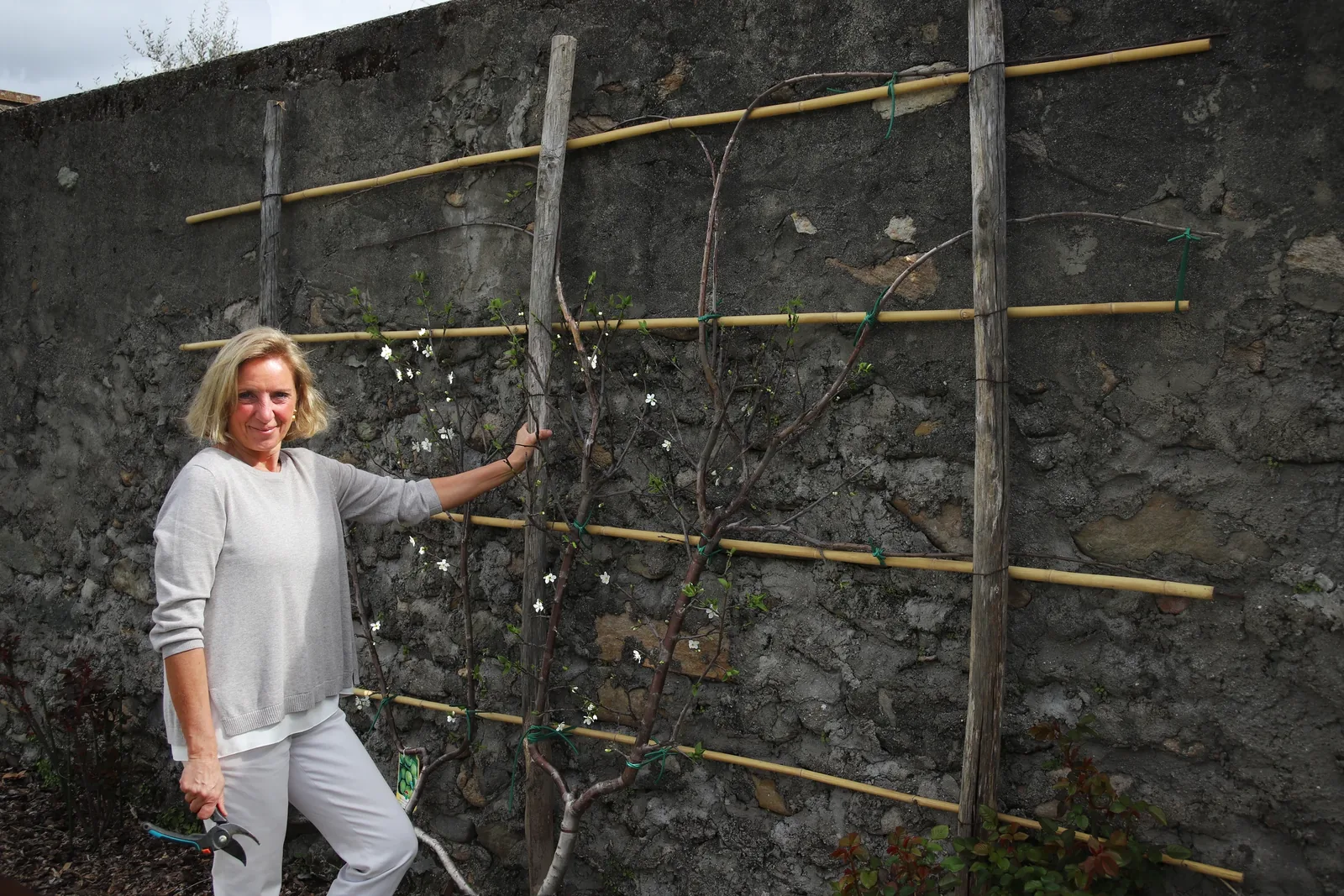 Marleen dans les jardins de Villa Marie