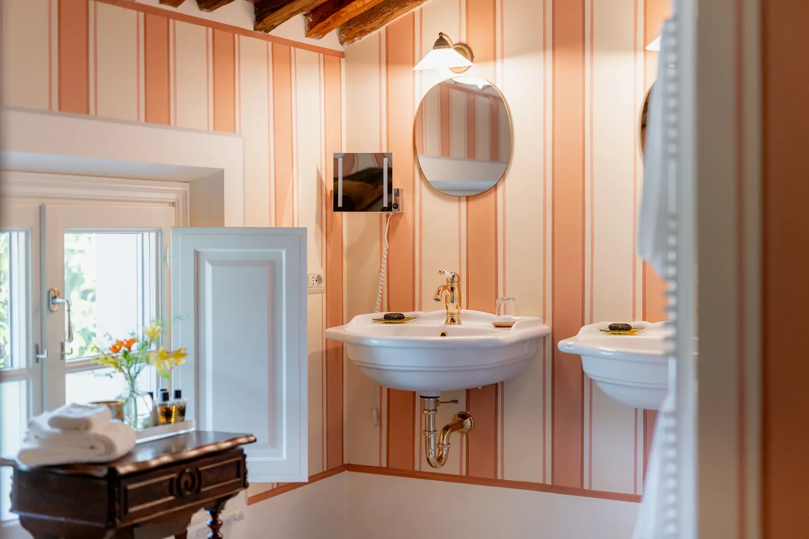 Bagno privato della camera arancione di Villa Marie