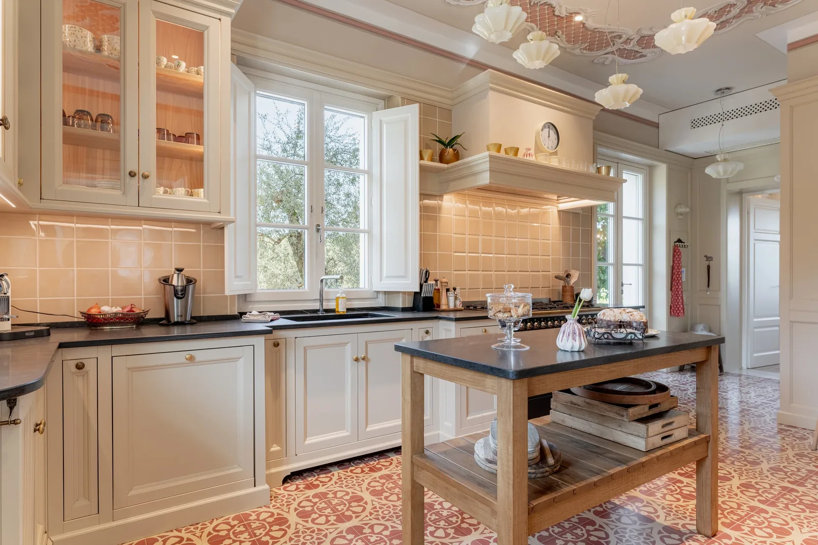 Cucina di Villa Marie con isola centrale