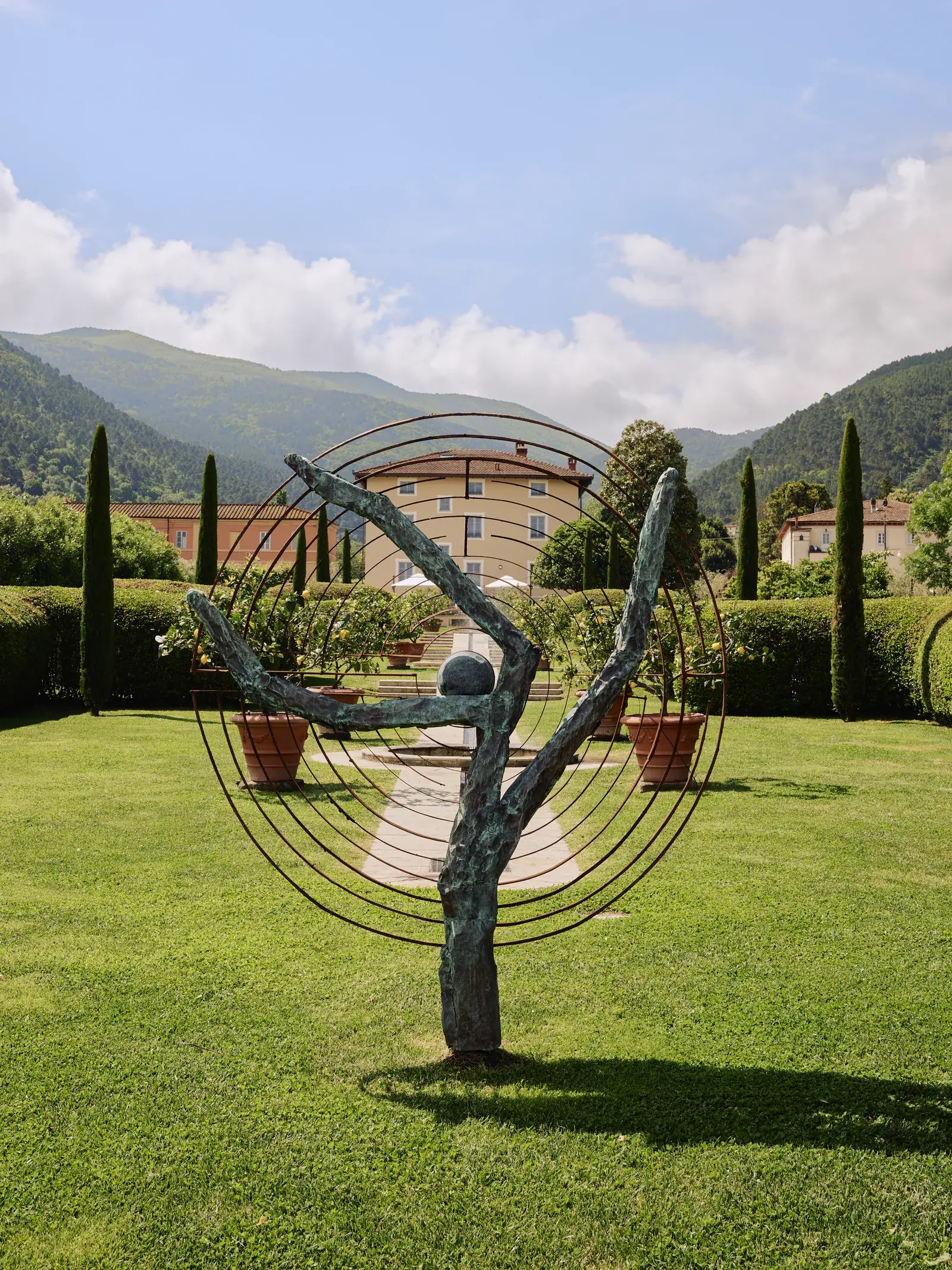 Scultura contemporanea nel Giardino d’arte di Villa Marie