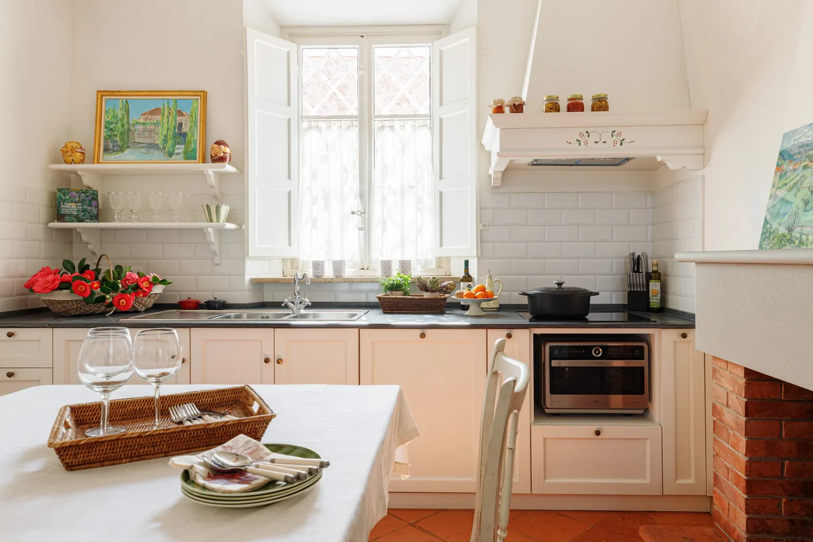 Country kitchen in Casa del Contadino at Villa Marie