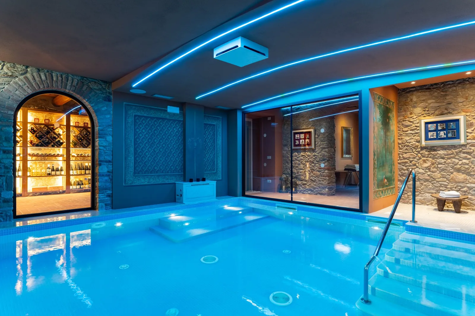 Villa Marie indoor pool and wellness